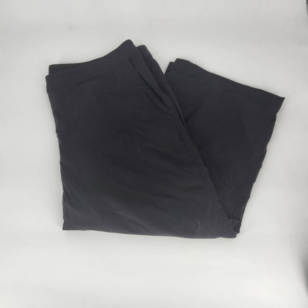 L.L. Bean Women's Black Cargo Capri Pants Size 12P Petite